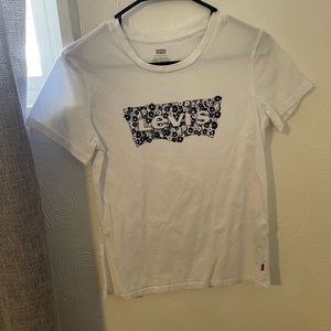 Women’s white flower Levi’s shirt​